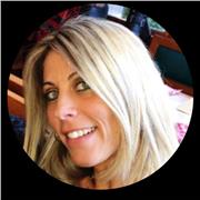 Insegnante italiano e diritto laureata in Giurisprudenza conseguita presso la facoltà di Torino